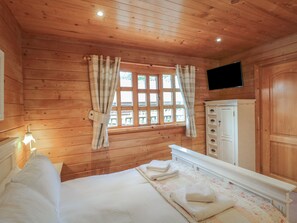 3 bedrooms, individually decorated, individually furnished, free WiFi - Pine (Swanage)