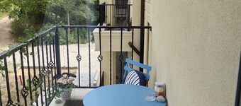 Royal Blue River Pearl Cozy&Charm in the beautiful park good for healthy breaks 