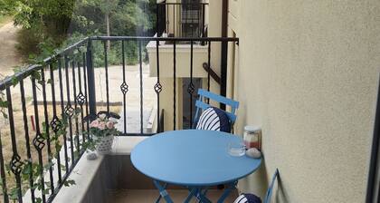 Royal Blue River Pearl Cozy&Charm in the beautiful park good for healthy breaks