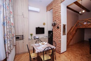 Dining - HB apartments Aghmashinabeli (T'bilisi)