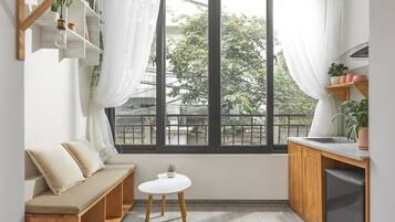 Traditional Double Room | Private kitchen | Oven, dishwasher, rice cooker, cookware/dishes/utensils