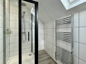 Shower, eco-friendly toiletries, hair dryer