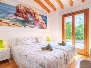 5 soverom, skrivebord og internettilgang