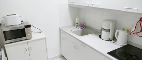 Fridge, microwave