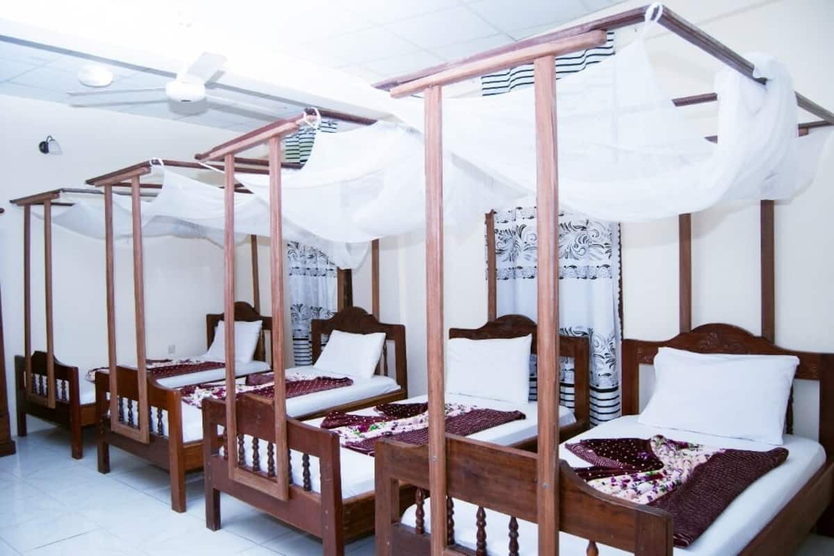Basic Quadruple Room | WiFi (free)