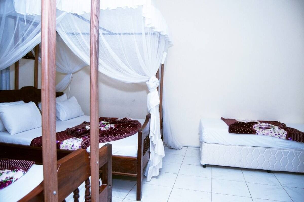 Basic Triple Room | WiFi (free)