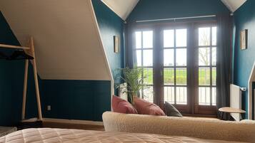 3 多间卧室、办公桌、隔音、熨斗/熨衣板