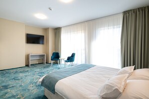 Minibar, lydisolert og wi-fi (inkludert)