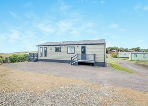 Exterior - Country and modern cladded lodge with sea views. (Kirkcudbright)