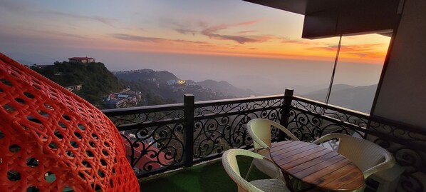 Exterior - Casa Arhan Luxury Mussoorie Homestay (Dehradun)
