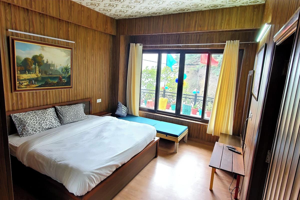 Casa Arhan Luxury 4BHK Penthouse| Valley | 高級寝具、デスク、ノートパソコン用作業スペース、ベッドシーツ