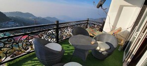 New! 2bhk Luxury Condo/6pax/Casa Arhan / | Terrace/patio