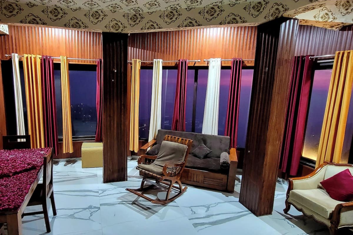 32-inch flat-screen TV with cable channels