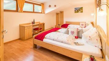 2 chambres, fer et planche Ă repasser, Wi-Fi gratuit, draps fournis