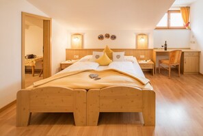 2 bedrooms, free WiFi, bed sheets - Apartment "Voppichlhof Alpenrose" with Mountain View, Shared Garden & Wi-Fi (San Giacomo Valle Aurina)