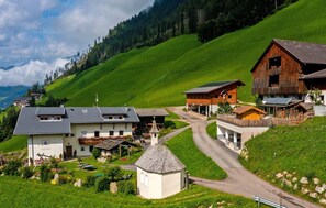Exterior - Apartment "Voppichlhof Alpenrose" with Mountain View, Shared Garden & Wi-Fi (San Giacomo Valle Aurina)