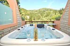 Bain à remous extérieur