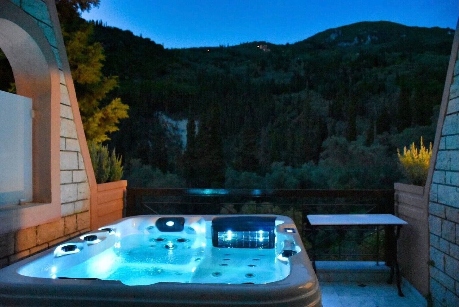 Baignoire à remous extérieure