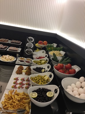 Desayuno bufé gratuito y diario