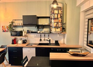 Fridge, microwave, stovetop, coffee/tea maker - Appartement Proche Cathédrale (Albi)
