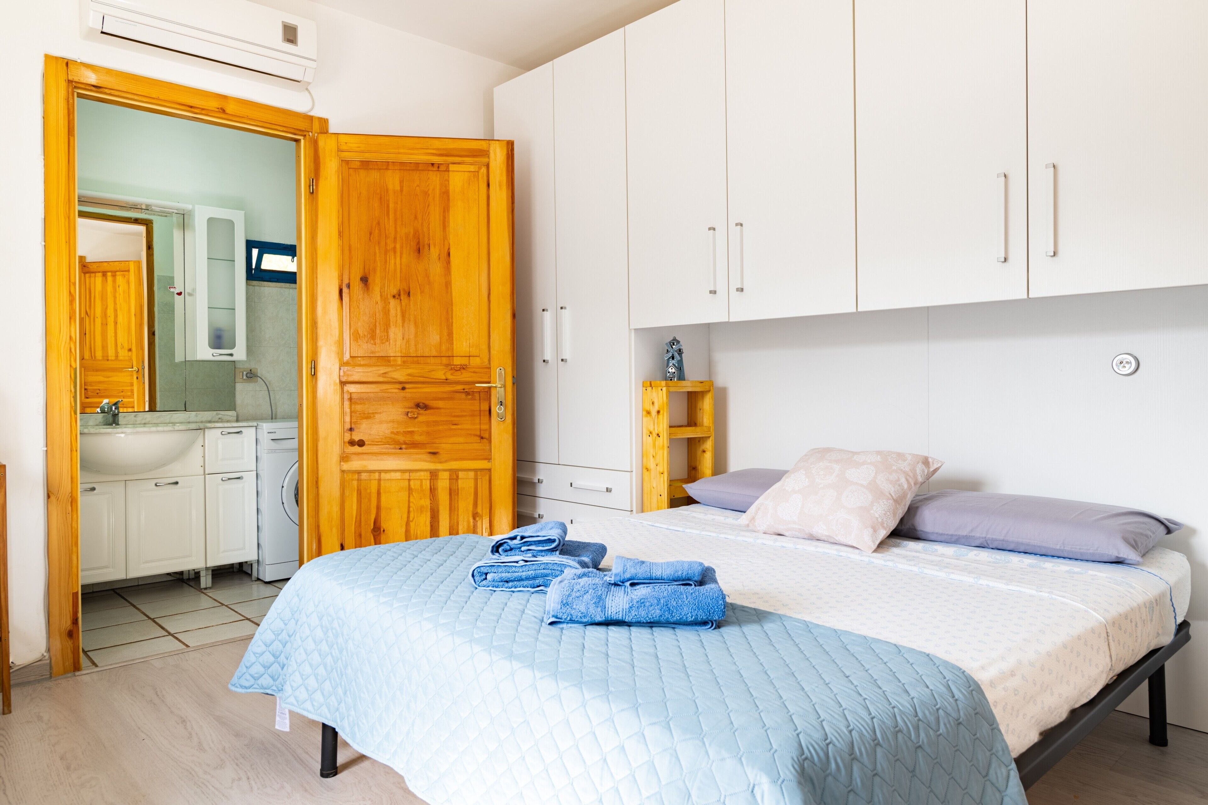 1 室のベッドルーム、アイロン / アイロン台、WiFi (無料)、ベッドシーツ