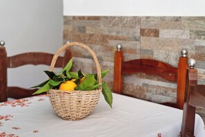 Dining - Holiday Home 'Vivienda V Torres 4' with Mountain Views, Wi-Fi and Air Conditioning (Vega de San Mateo)