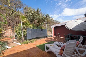 Terrace/patio - 'Vivienda V Torres 1' with Mountain Views, Private Terrace and Wi-Fi (Vega de San Mateo)