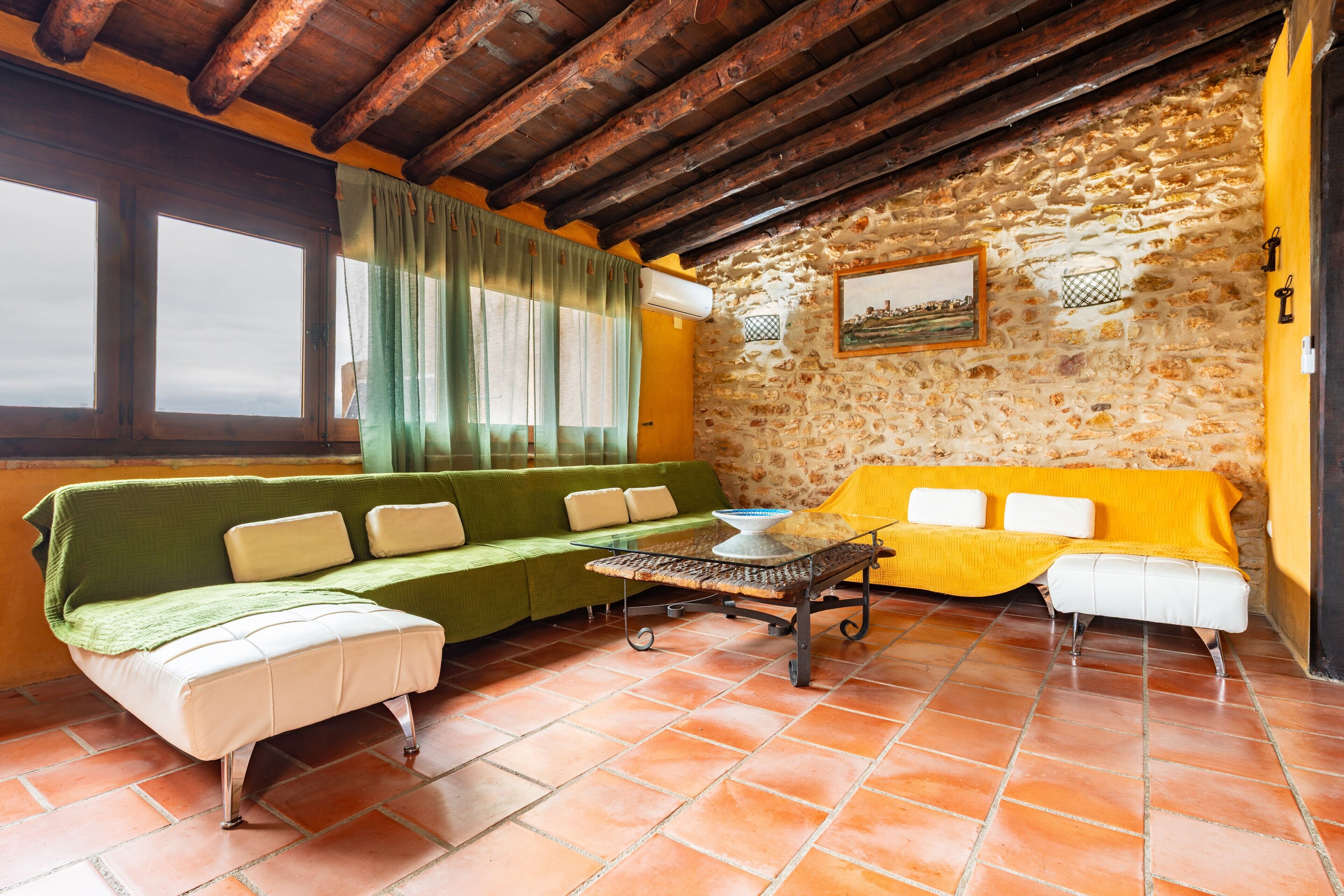 Televisie en een open haard