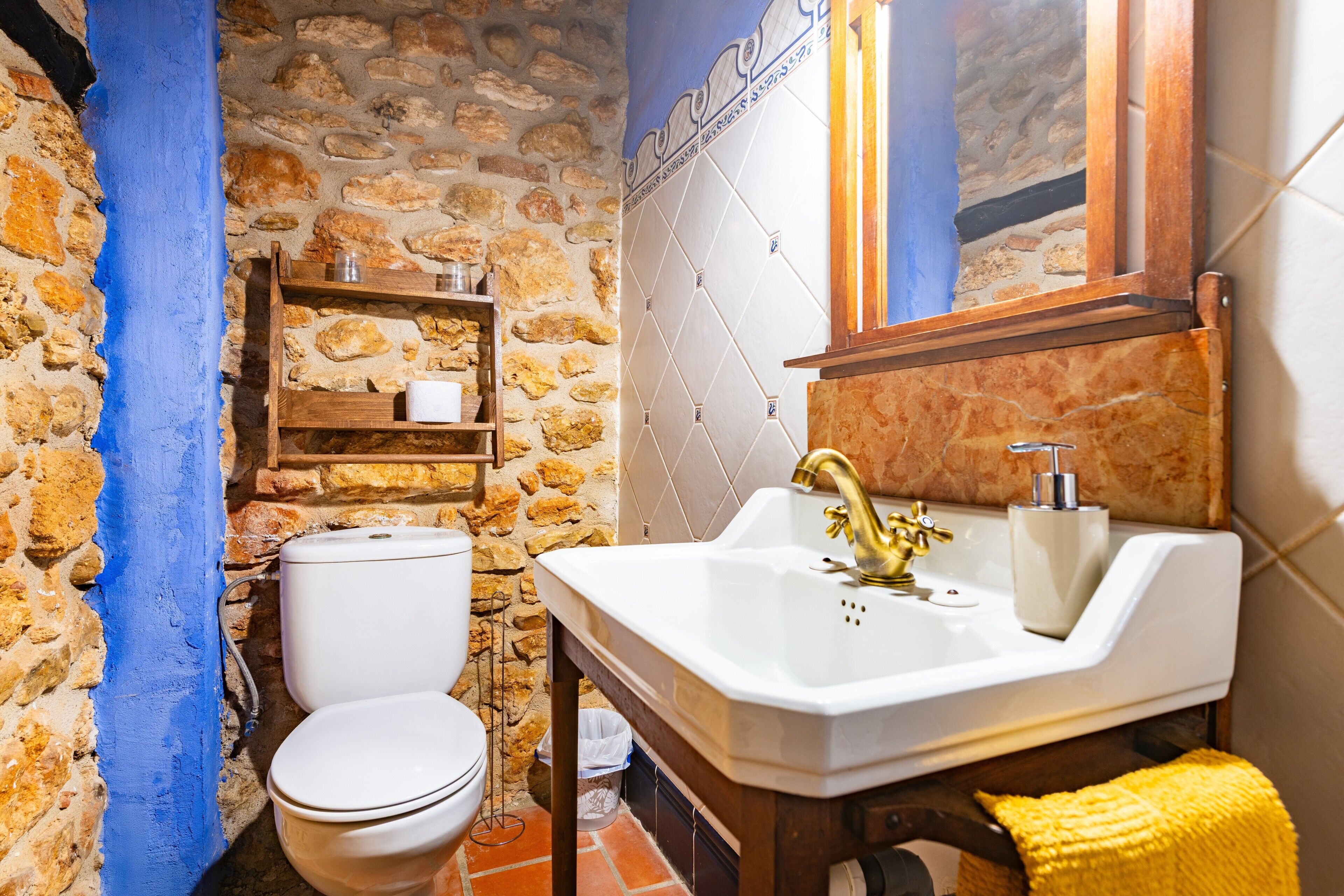 Een douche, een haardroger, handdoeken