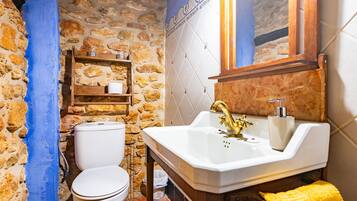 Een douche, een haardroger, handdoeken