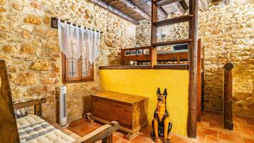 6 dormitorios, tabla de planchar con plancha, wifi gratis y ropa de cama