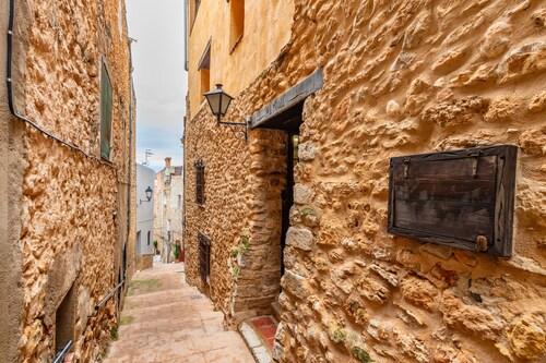 Rural Holiday Home 'El Trull' with Mountain View, Wi-Fi and Air Conditioning