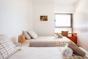 2 bedrooms, iron/ironing board, WiFi, bed sheets - Luxury Apartment with a sea view - Pool and Gym in the Residence (Tel Aviv-Yafo)