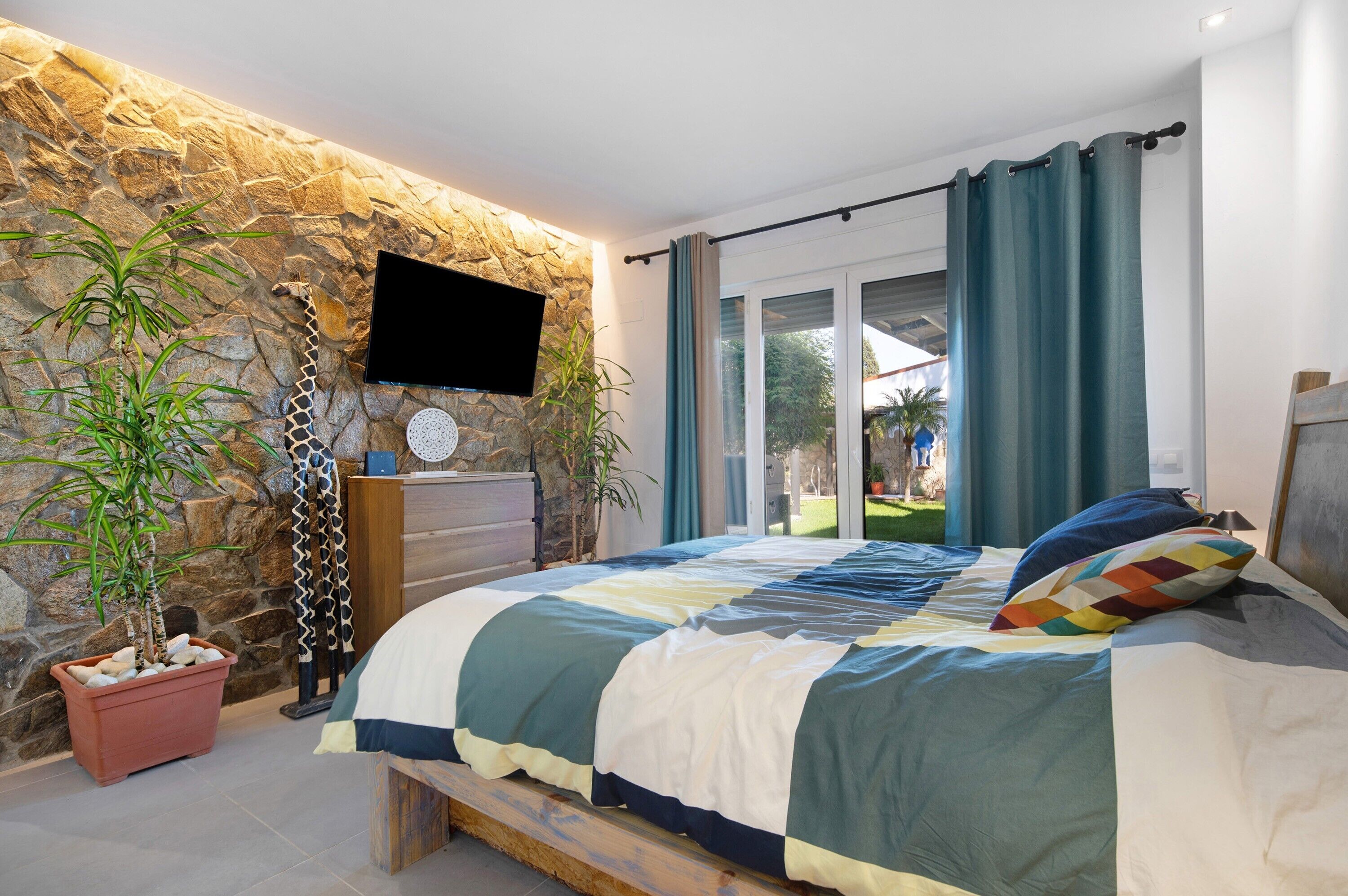 3 habitaciones, tabla de planchar con plancha y wifi gratis 