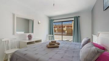 3 habitaciones, tabla de planchar con plancha y wifi gratis