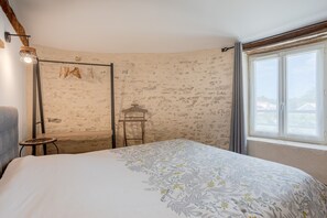 2 chambres, fer et planche Ă repasser, Wi-Fi gratuit, draps fournis