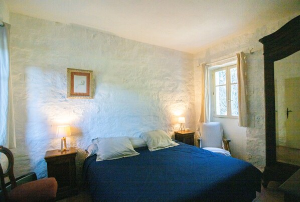 3 makuuhuonetta, ilmainen Wi-Fi, vuodevaatteet