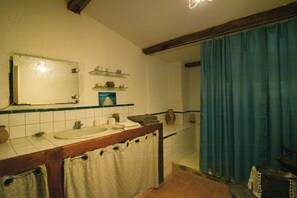 Shower, towels