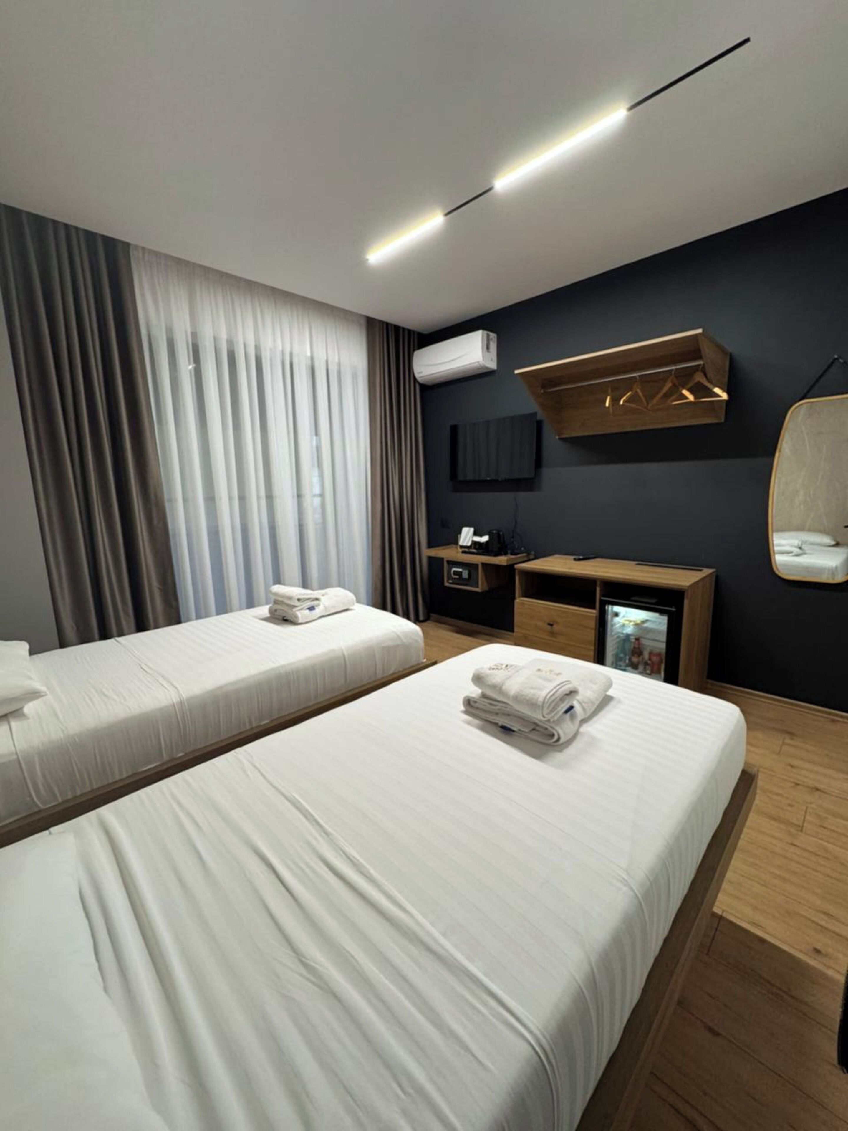 Standard Twin Room | Minibar, desk, soundproofing, free WiFi