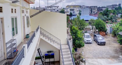 OYO Life 92637 Kost Arya Exclusive