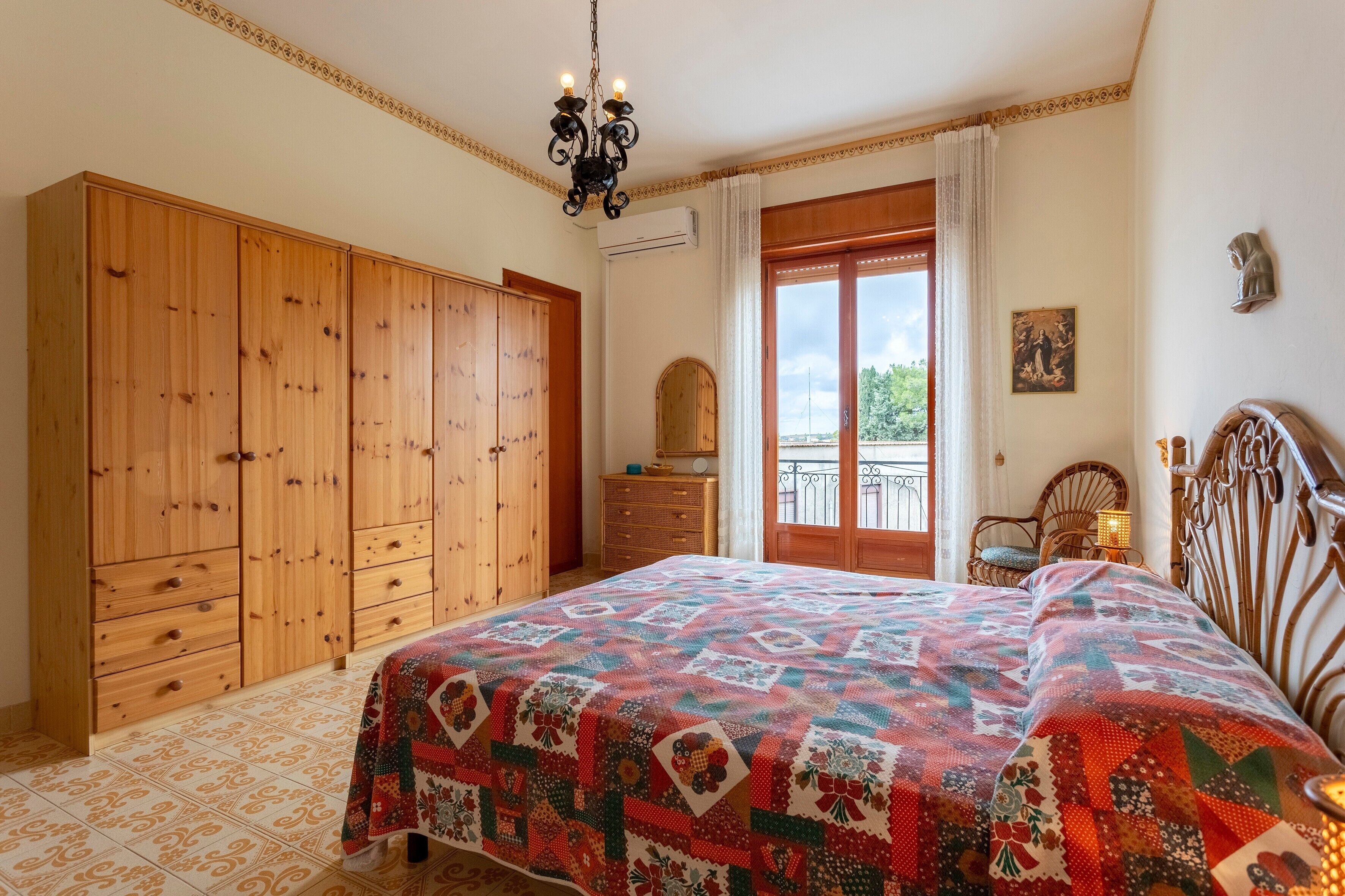 4 camere, ferro/asse da stiro, Wi-Fi gratuito, lenzuola