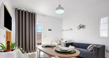 Vacation Apartment 'El Naranjo Con Jacuzzi' with Private Terrace, Private Garden and Wi-Fi