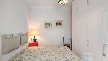 1 Schlafzimmer, BĂŒgeleisen/BĂŒgelbrett, kostenloses WLAN, BettwĂ€sche