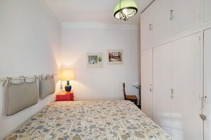1 makuuhuone, silitysrauta/-lauta, ilmainen Wi-Fi, vuodevaatteet