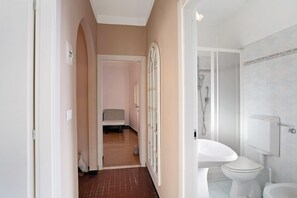 Shower, free toiletries, hair dryer, towels