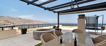 Vacation Home 'Piso De Lujo' with Sea View, Wi-Fi and Air Conditioning