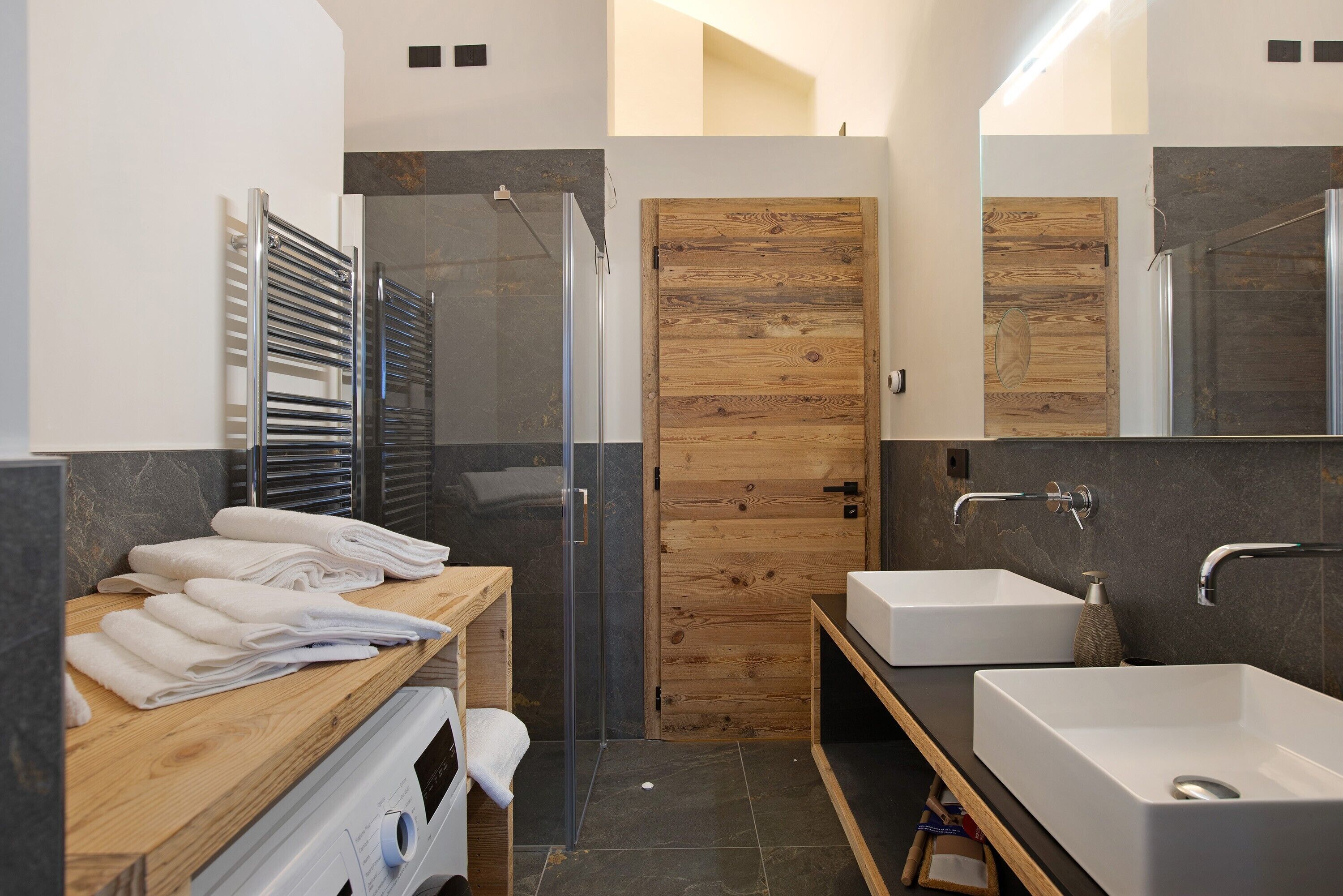 Doccia, asciugacapelli, asciugamani