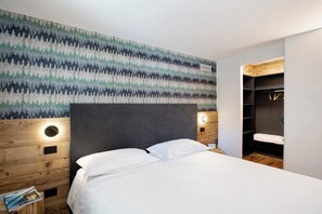 2 bedrooms, iron/ironing board, free WiFi, bed sheets - Apartment 'Valgrisa Mountain Lodges 3' with Mountain View, Private Terrace and Wi-Fi (Valgrisenche)