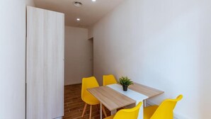 ซูพีเรียอพาร์ทเมนท์ | 1 ห้องนอน, ห้องเก็บเสียง, Wi-Fi ฟรี