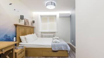 Basic Apartment | 1 bedroom, desk, iron/ironing board, free WiFi